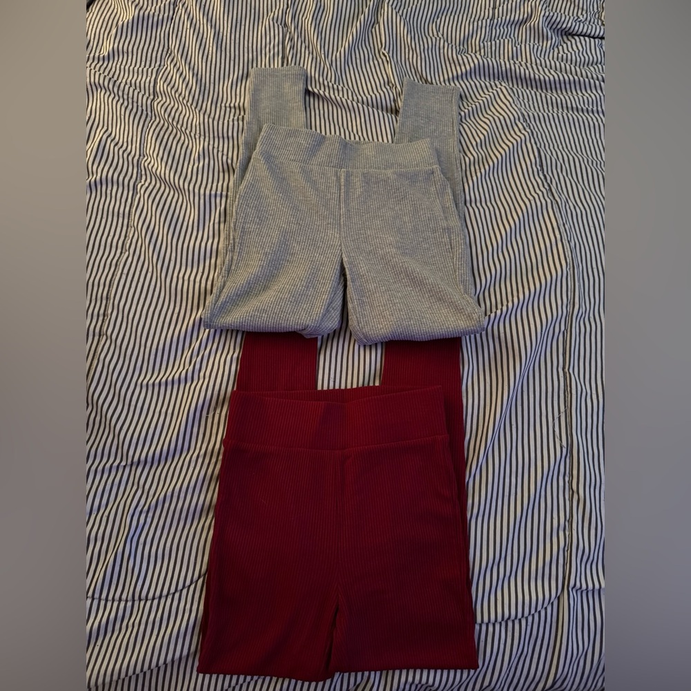 Byegreis leggings ribbed really stretchy. Size small. Both of them
